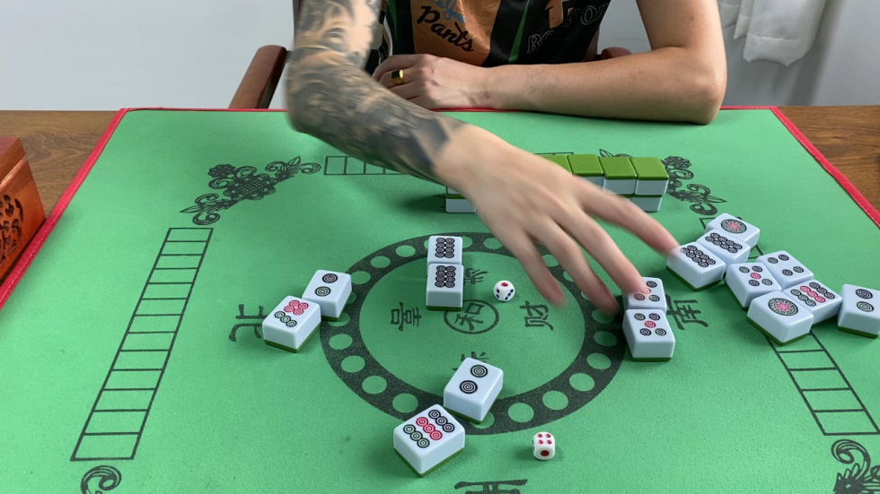 推筒子遊戲實戰畫面｜玩家操作骰子與骨牌的傳統玩法